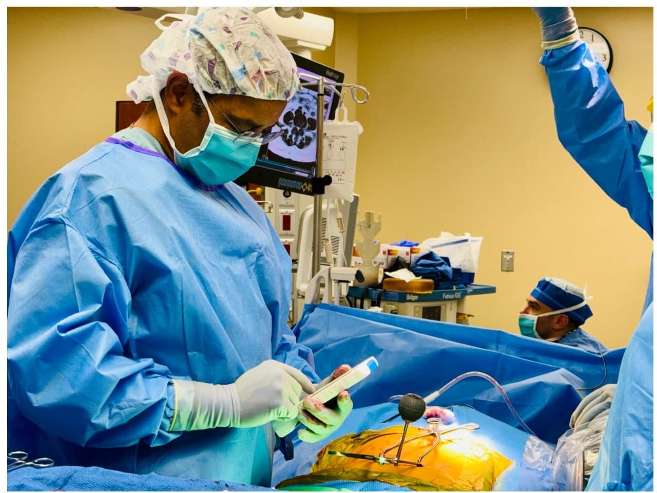 Surgeon using the Bolt Navigation System during a procedure